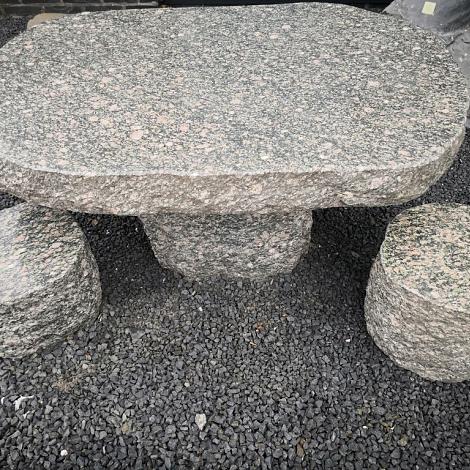 Fintstone tafel en krukken